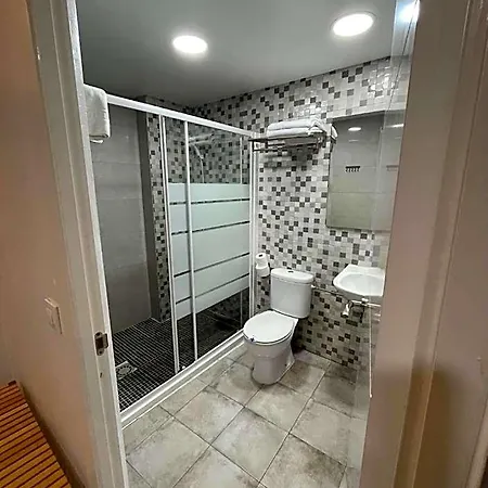 Condedu Hotel 2*